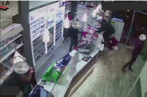 Le rapine a Bari e Modugno