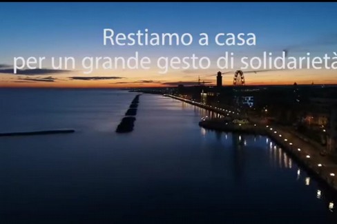  "Restiamo a casa ", il video messaggio della polizia locale di Bari