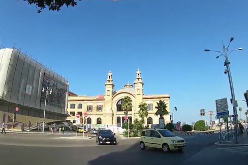 I turisti londinesi sbarcano a sorpresa a Bari