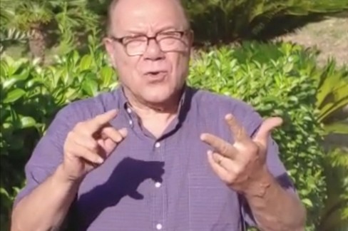 Carlo Verdone racconta gli aneddoti in Puglia