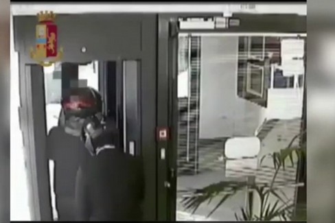 Sgominata banda rapine alla Popolare di Bari