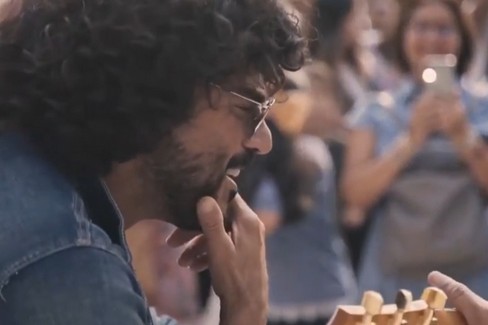 Bari, la sorpresa di Francesco Renga ai fan