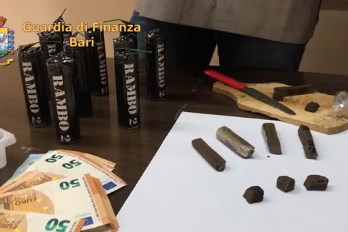 L'operazione della Guardia di Finanza ad Altamura (Bari)