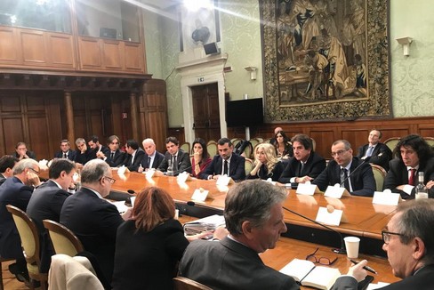 Decaro incontra Conte per discutere della manovra