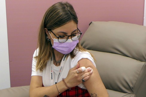 Vaccini nelle aziende, partono le somministrazioni nell'hub Network Contacts