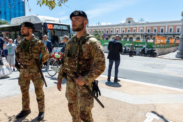 Militari a Bari
