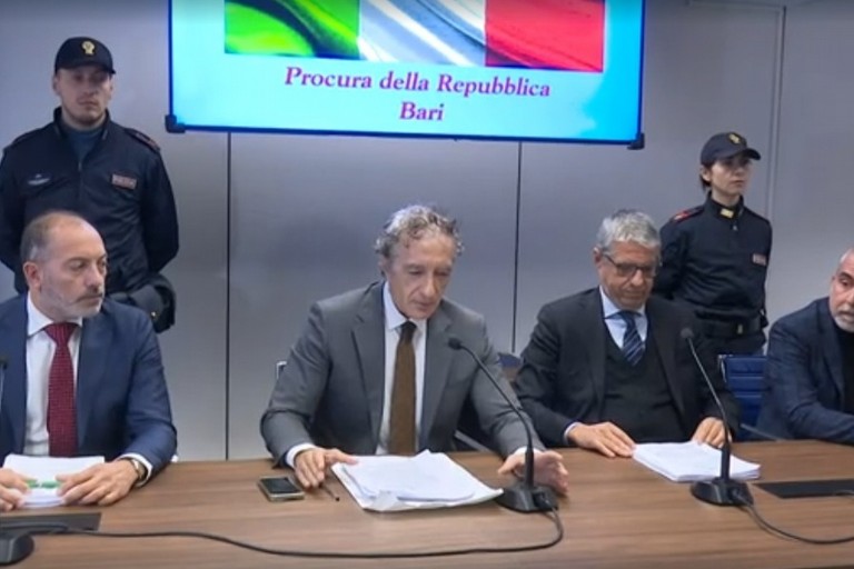 La conferenza stampa a Bari