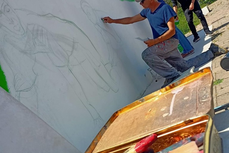 Il trenino del Bari diventa un murale: l'opera dell'artista Silvio Paradiso a Japigia