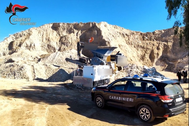 Operazione rifiuti Carabinieri