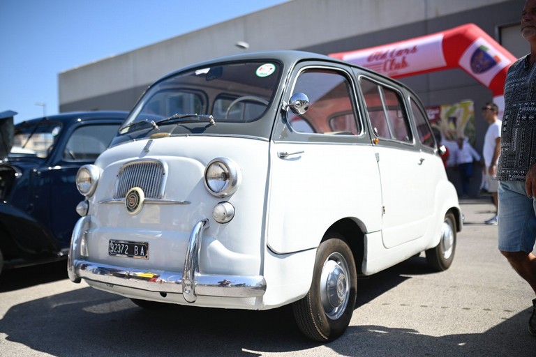 Un'auto d'epoca