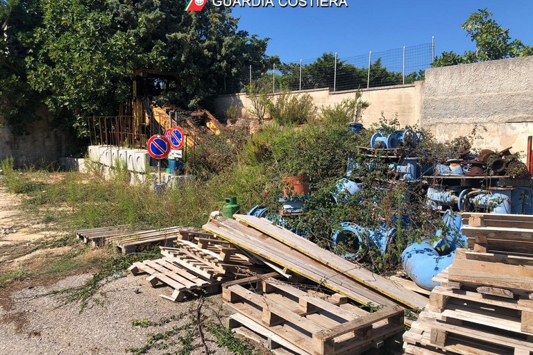 L'area sequestrata adibita a discarica