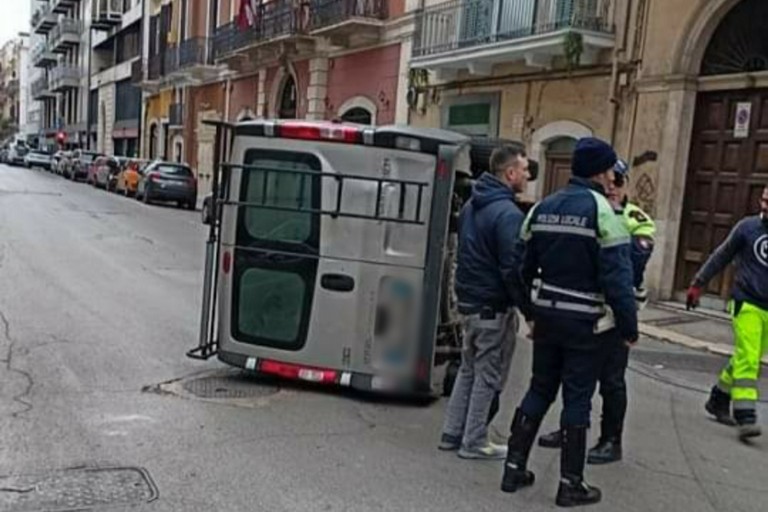 Incidente a Bari (foto Facebook)