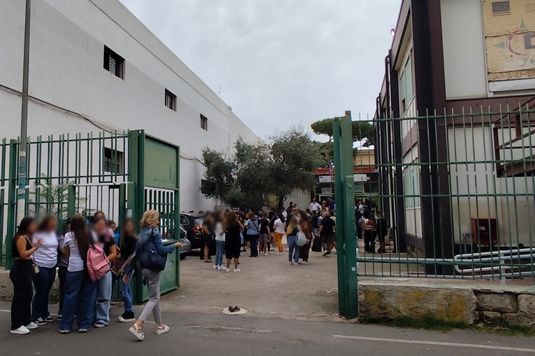 Primo giorno di scuola a Bari