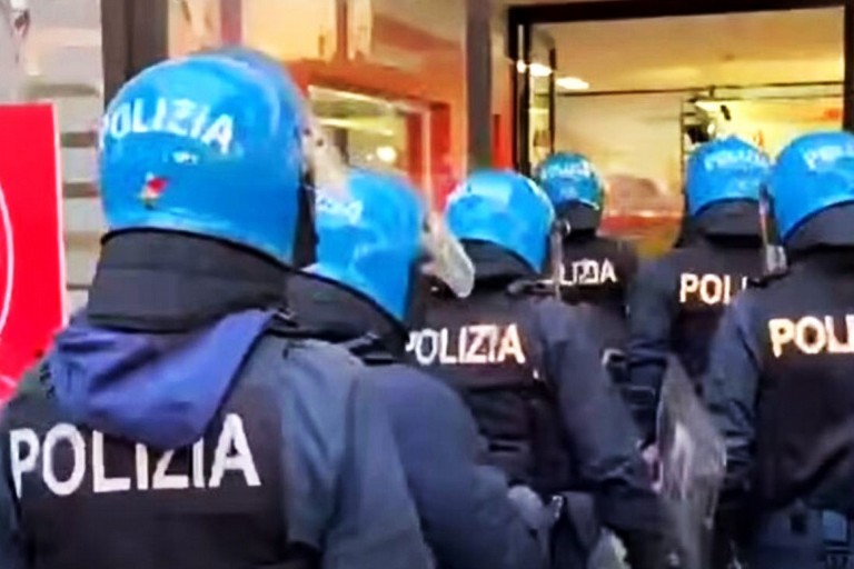 Polizia al San Nicola