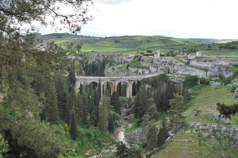 Ponte dellAcquedotto di Gravina in Puglia BA C FAI