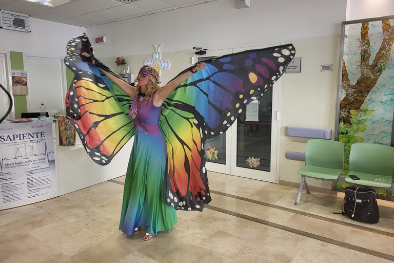 Nel reparto di ematoncologia del Policlinico di Bari arriva la fiaba musicale con il progetto Melody. <span>Foto Anna Verzicco</span>