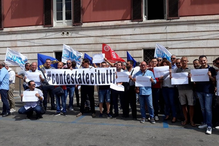 protesta sindacalisti amtab