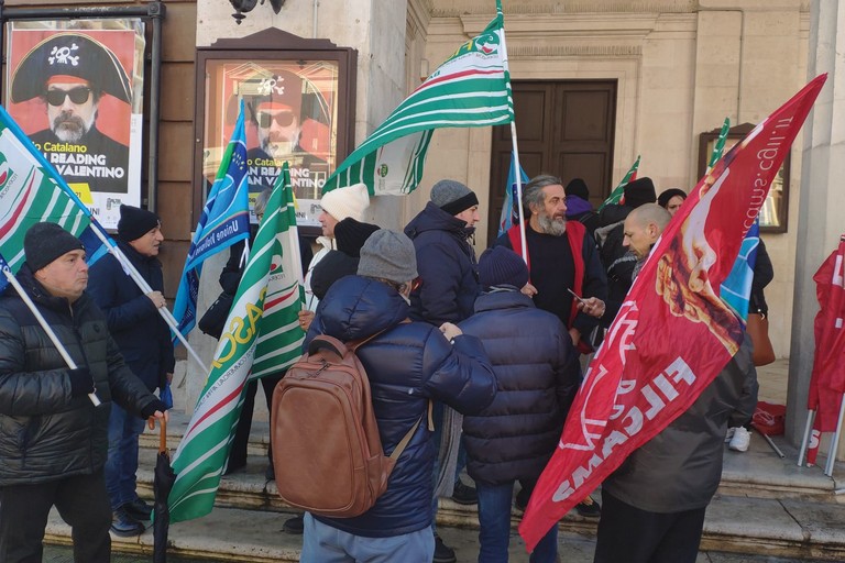 protesta sindacati hotel palace