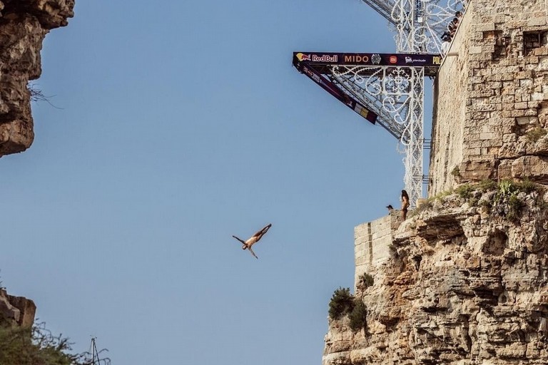 red bull cliff diving. <span>Foto Instagram @redbullcliffdiving</span>