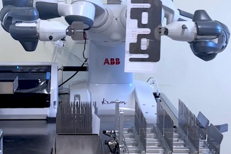 Un robot per digitalizzare l’attività del laboratorio di screening neonatale del Giovanni XXIII di Bari