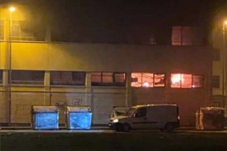 Fiamme mercato di viale Lazio