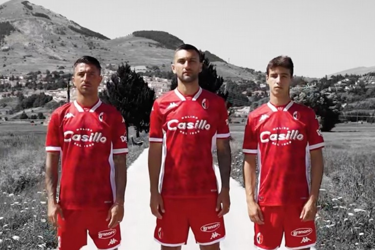 seconda maglia ssc bari