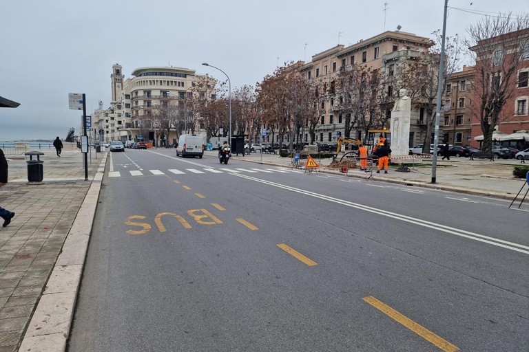 Lavori per il semaforo sul lungomare