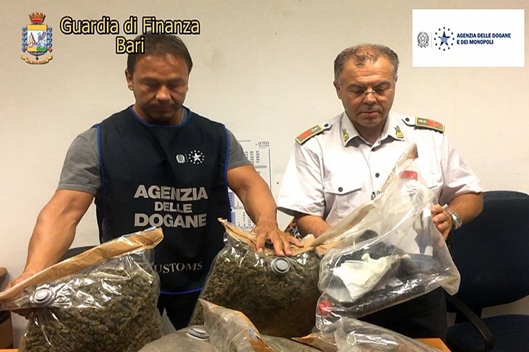 Droga sequestrata al porto di Bari