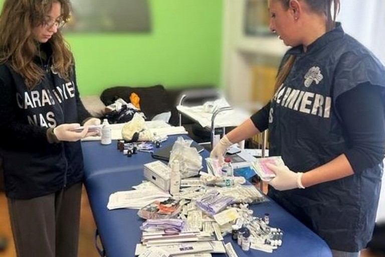 Sequestro dispositivi medicina esteica non a norma