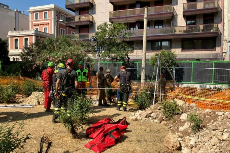 Attività di bonifica reperti bellici in Piazza Aldo Moro