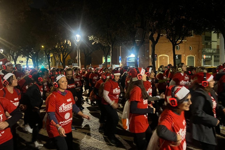 A Bari uno street workout natalizio a zero impatto acustico. <span>Foto Anna Verzicco</span>