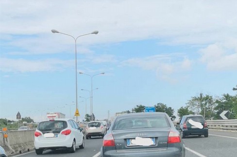 traffico bloccato sulla tangenziale di bari