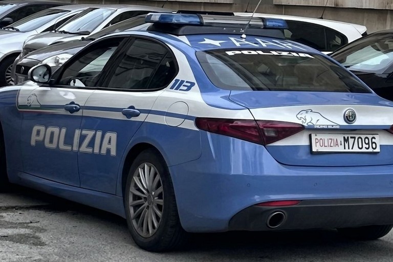 Volante in questura bis jpg