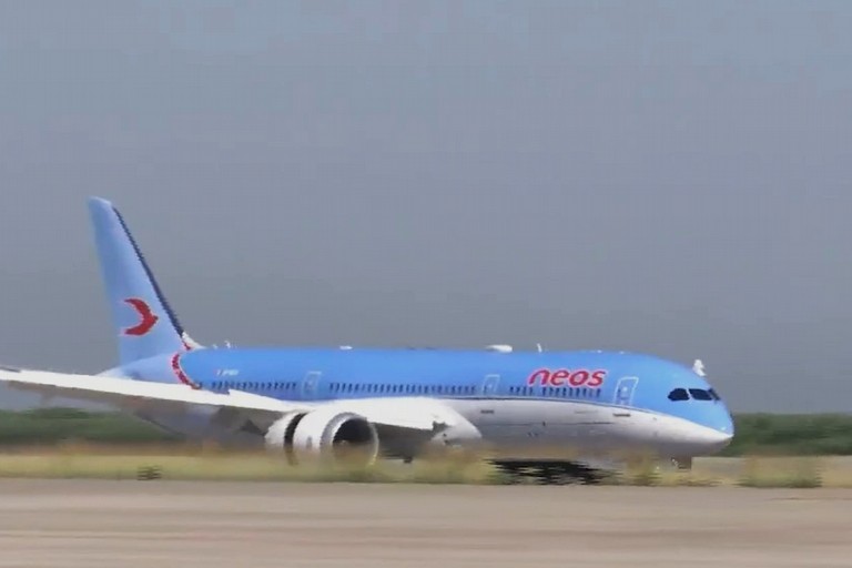 Volo Neos New York-Bari