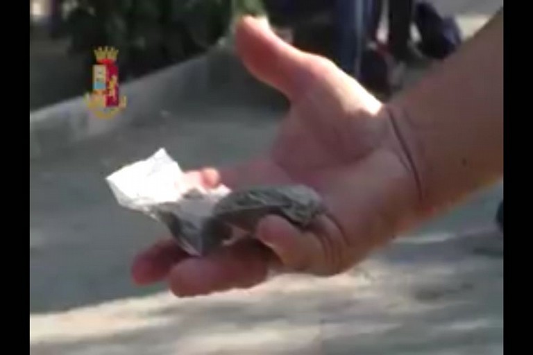 spaccio di marijuana in piazza umberto spaccio di marijuana in piazza umberto