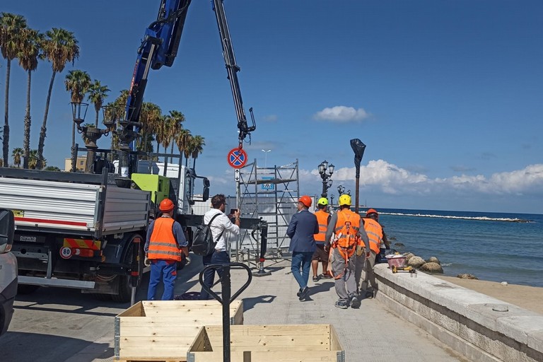 Interventi sui candelabri ornamentali di Bari