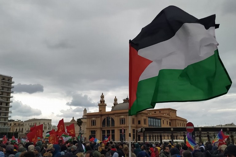 Bari manifesta per Gaza