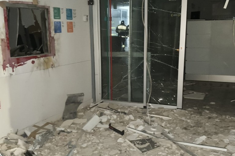 Assalto nella notte: nel mirino un bancomat a Triggiano