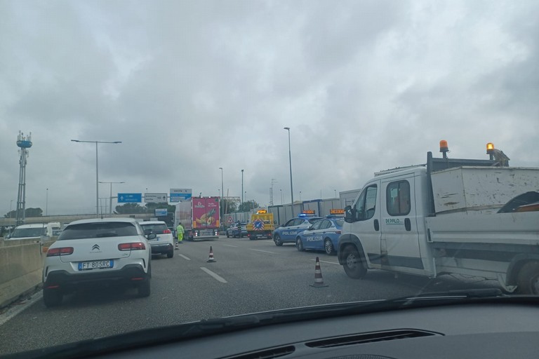 Incidente sulla SS16 altezza Santa Caterina